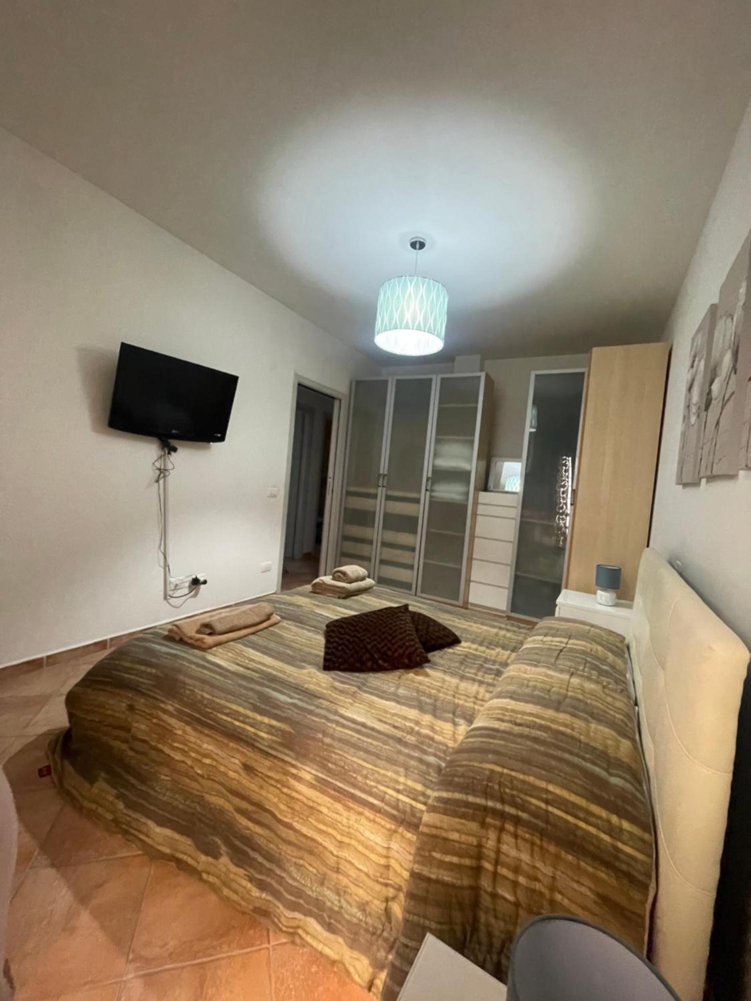 A Due Passi Dal Centro Apartment Равена Екстериор снимка
