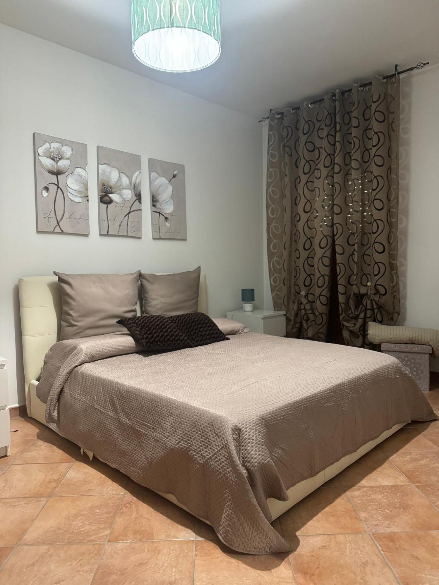 A Due Passi Dal Centro Apartment Равена Стая снимка